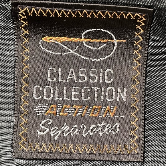 Mens suit coat - pin stripe - size 44R - Picture 5 of 7